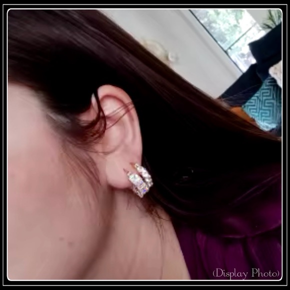 New gold 8g square cut princess prism simulated diamond chunky huggie earrings - Picture 7 of 8